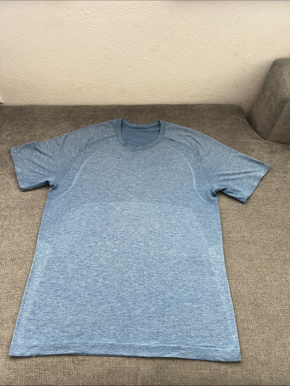 lululemon athletica Men’s Heathered Blue Performance Tee